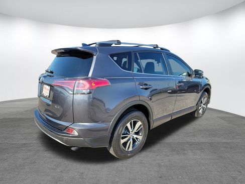 Used 2018 Toyota RAV4 XLE w/ Plus Extra Value Package FWD image 5