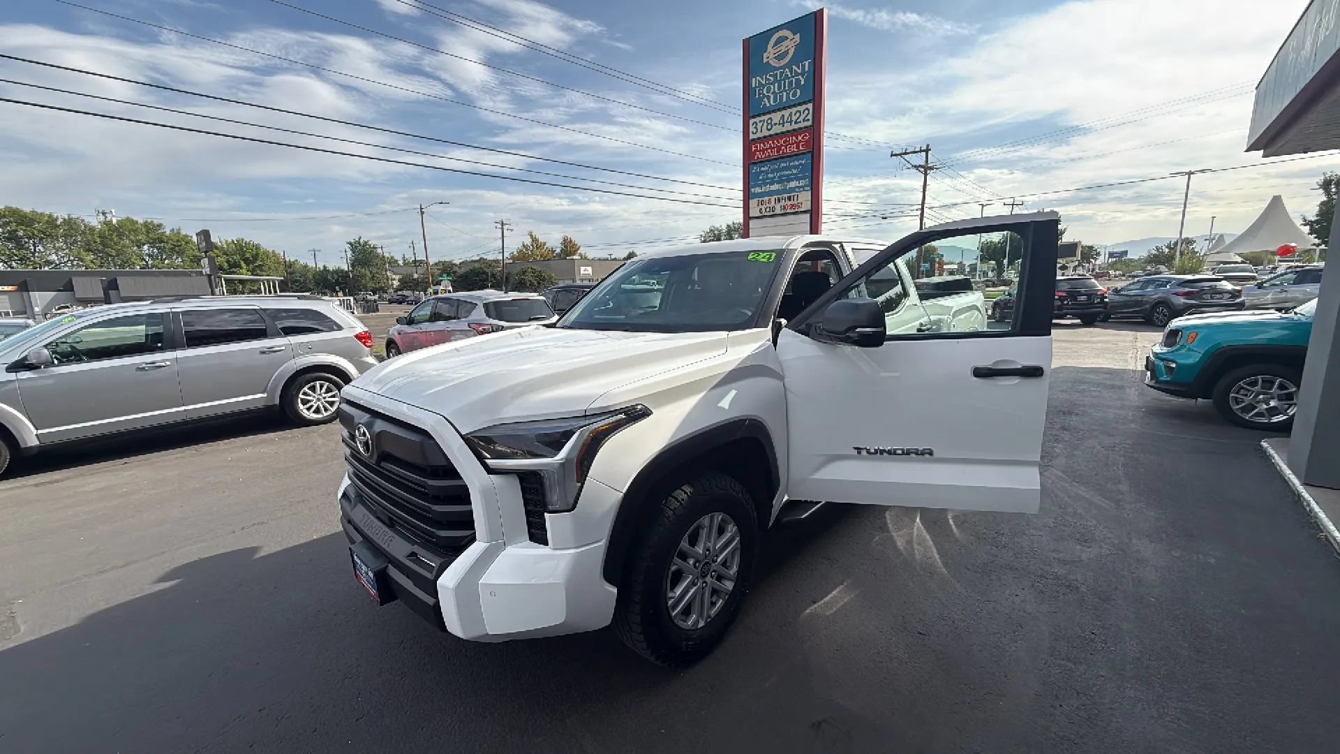 Used 2024 Toyota Tundra SR5 w/ SR5 Convenience Package AWD/4WD image 15