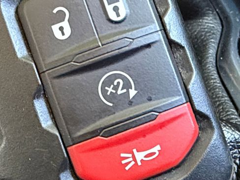 Used 2025 Jeep Wrangler Unlimited Sahara AWD/4WD image 24
