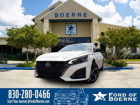 Used 2024 Nissan Altima 2.5 SR image 1