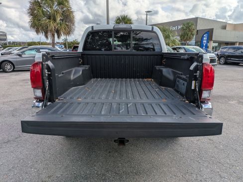 Used 2019 Toyota Tacoma SR5 image 12
