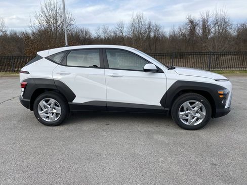 New 2026 Hyundai Kona SE image 9