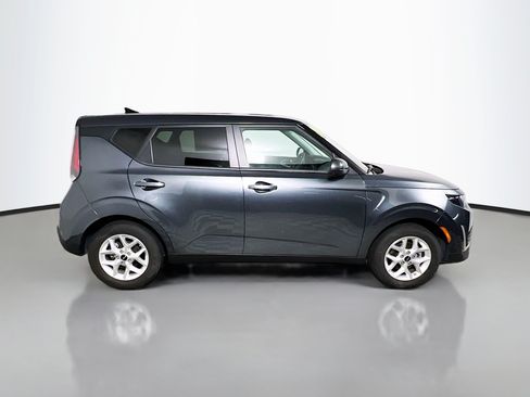 Used 2024 Kia Soul LX w/ Option Group 015 FWD image 3