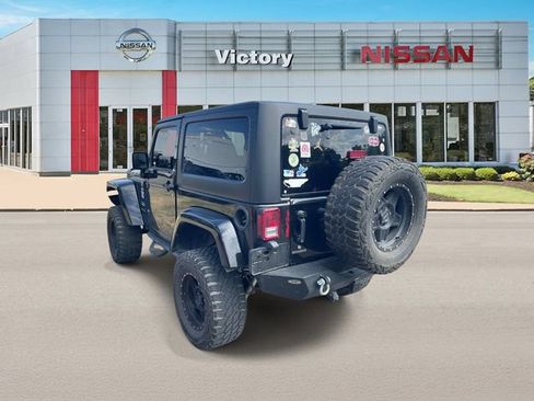 Used 2015 Jeep Wrangler Sahara w/ Connectivity Group AWD/4WD image 4