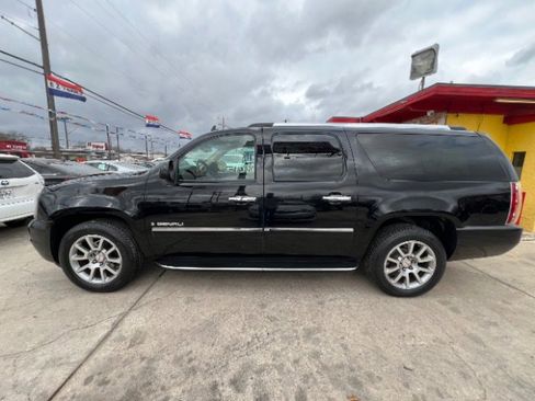 Used 2009 GMC Yukon XL Denali image 8