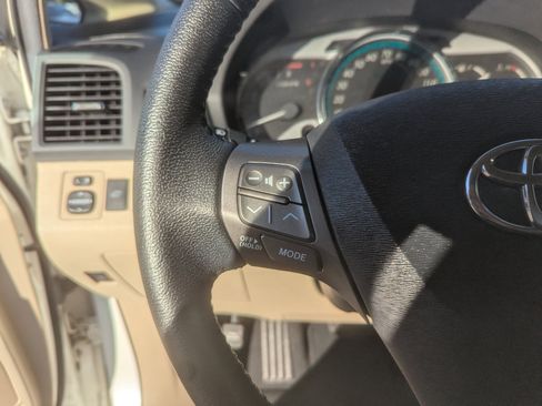 Used 2012 Toyota Venza XLE image 16