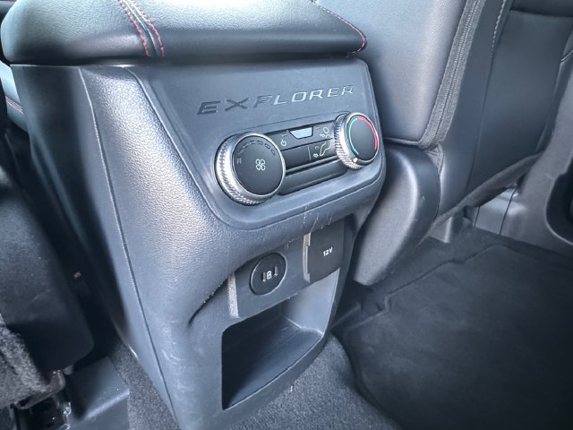 Used 2025 Ford Explorer ST-Line w/ ST-Line Street Pack AWD/4WD image 31