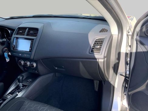 Used 2025 Mitsubishi Outlander Sport ES AWD/4WD image 18