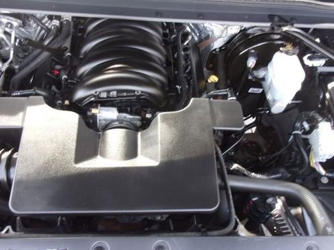 Used 2018 Chevrolet Tahoe LT w/ LT Midnight Edition image 19