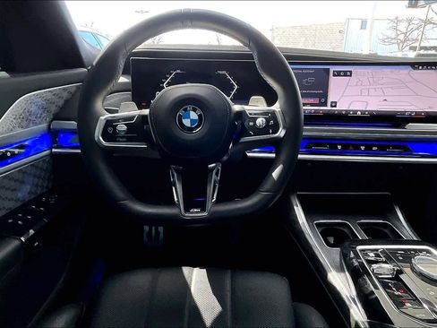Used 2023 BMW 760i xDrive image 6