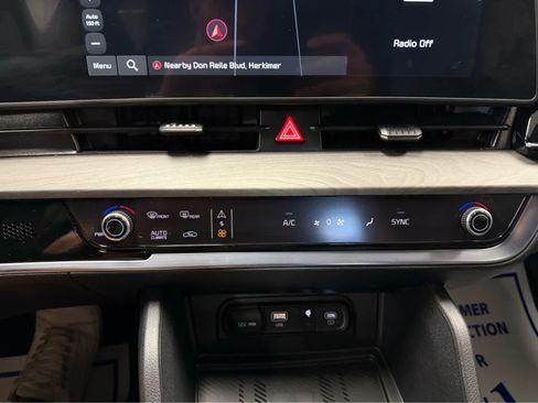 Used 2025 Kia Sportage X-Line image 19