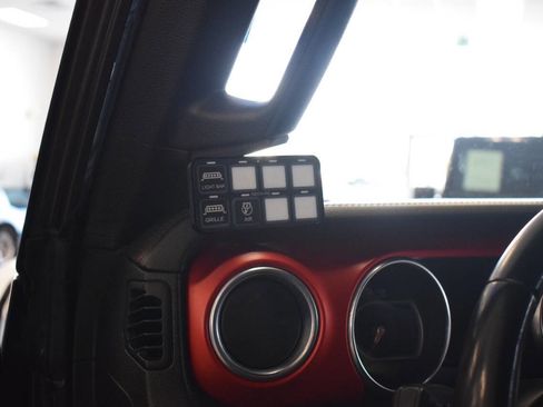 Used 2018 Jeep Wrangler Unlimited Rubicon image 44