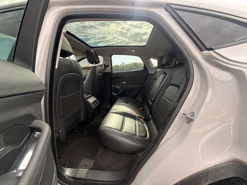 Used 2019 Jaguar E-PACE SE AWD/4WD image 10