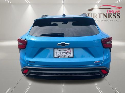 Certified 2025 Chevrolet Trax RS w/ Driver Confidence Package FWD image 6