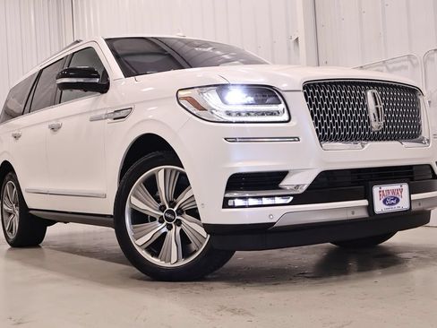 Used 2018 Lincoln Navigator Reserve w/ Technology Package AWD/4WD image 18