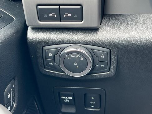 Used 2019 Ford F150 Platinum w/ Equipment Group 701A Luxury image 37