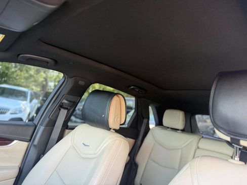 Used 2017 Cadillac XT5 Luxury w/ Driver Awareness Package image 9