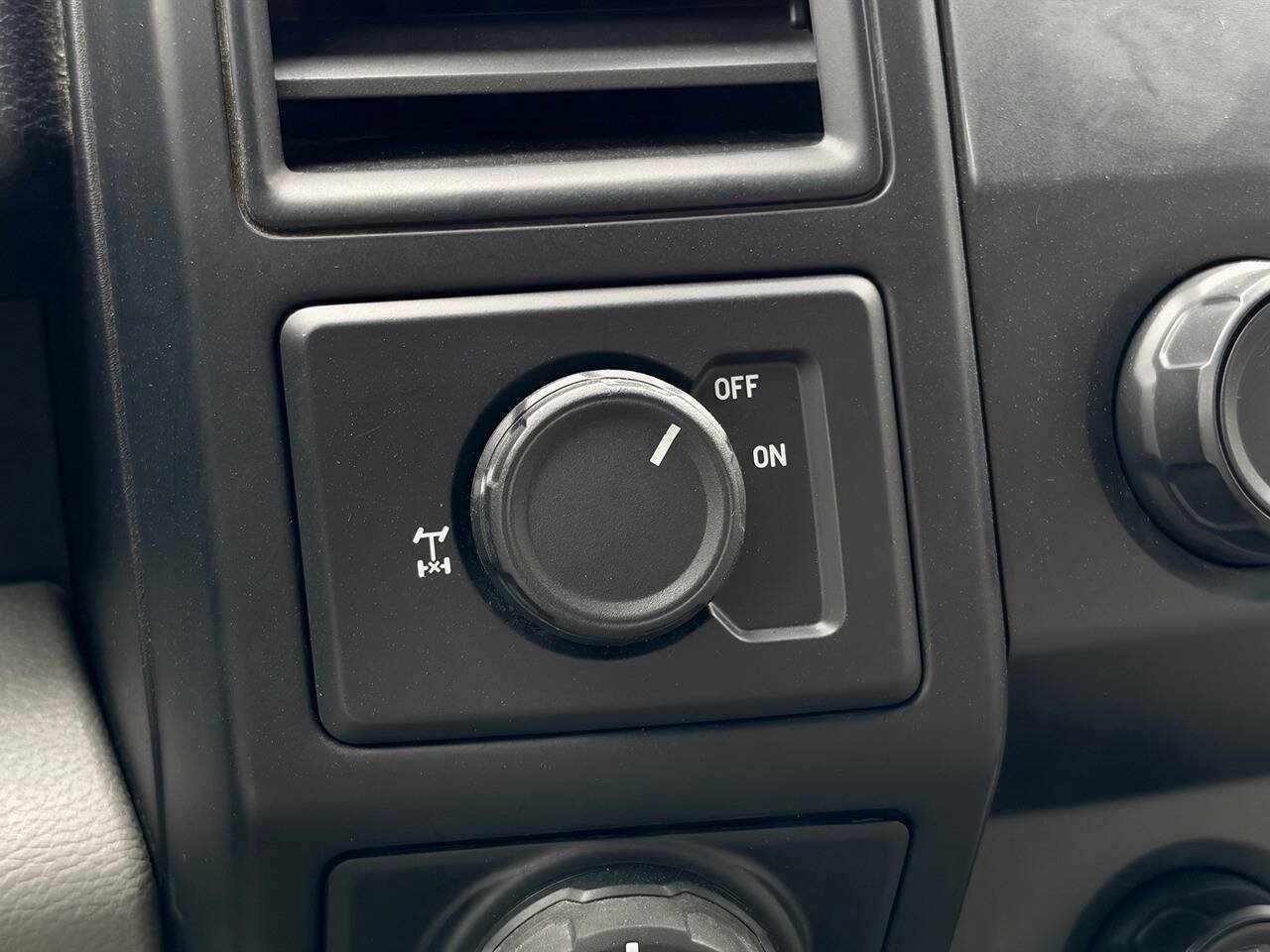 Used 2019 Ford F150 XL w/ Equipment Group 101A Mid RWD image 17