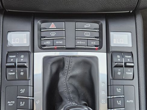 Used 2018 Porsche Macan image 19