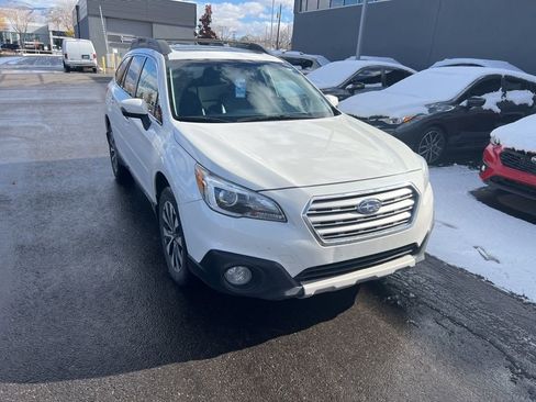 Used 2016 Subaru Outback 2.5i Limited image 3