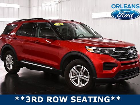 Used 2023 Ford Explorer XLT image 1