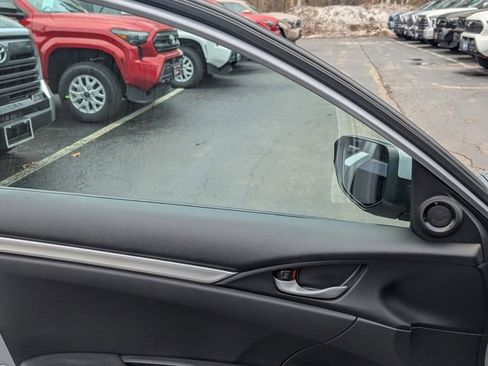 Used 2019 Honda Civic Sport image 12