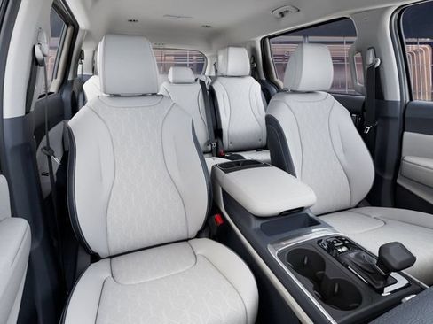 New 2026 Kia Carnival EX FWD image 15