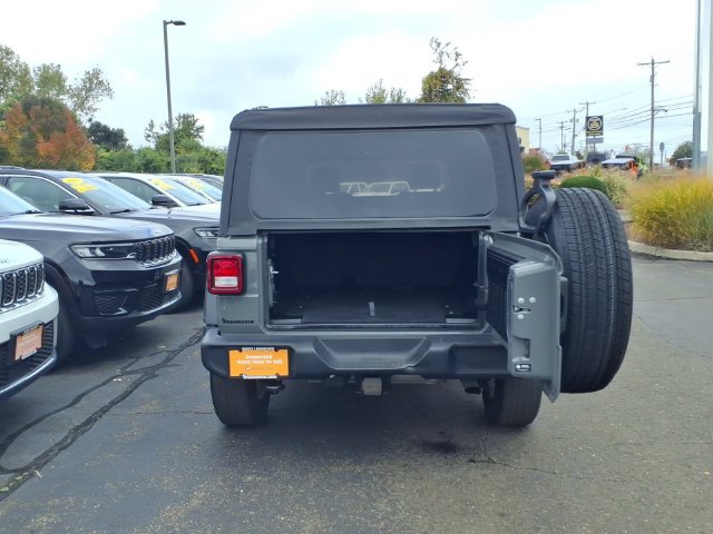 Used 2023 Jeep Wrangler Unlimited Sport AWD/4WD image 14