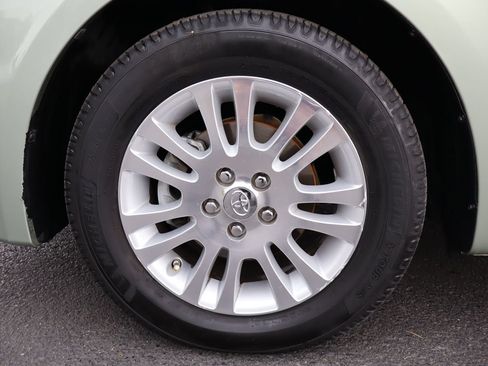 Used 2009 Toyota Sienna XLE FWD image 41
