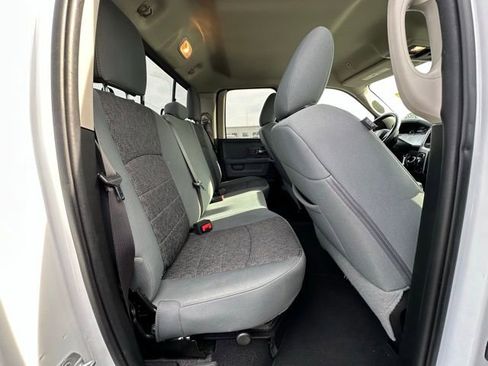 Used 2019 RAM 1500 Classic SLT w/ Luxury Group image 29