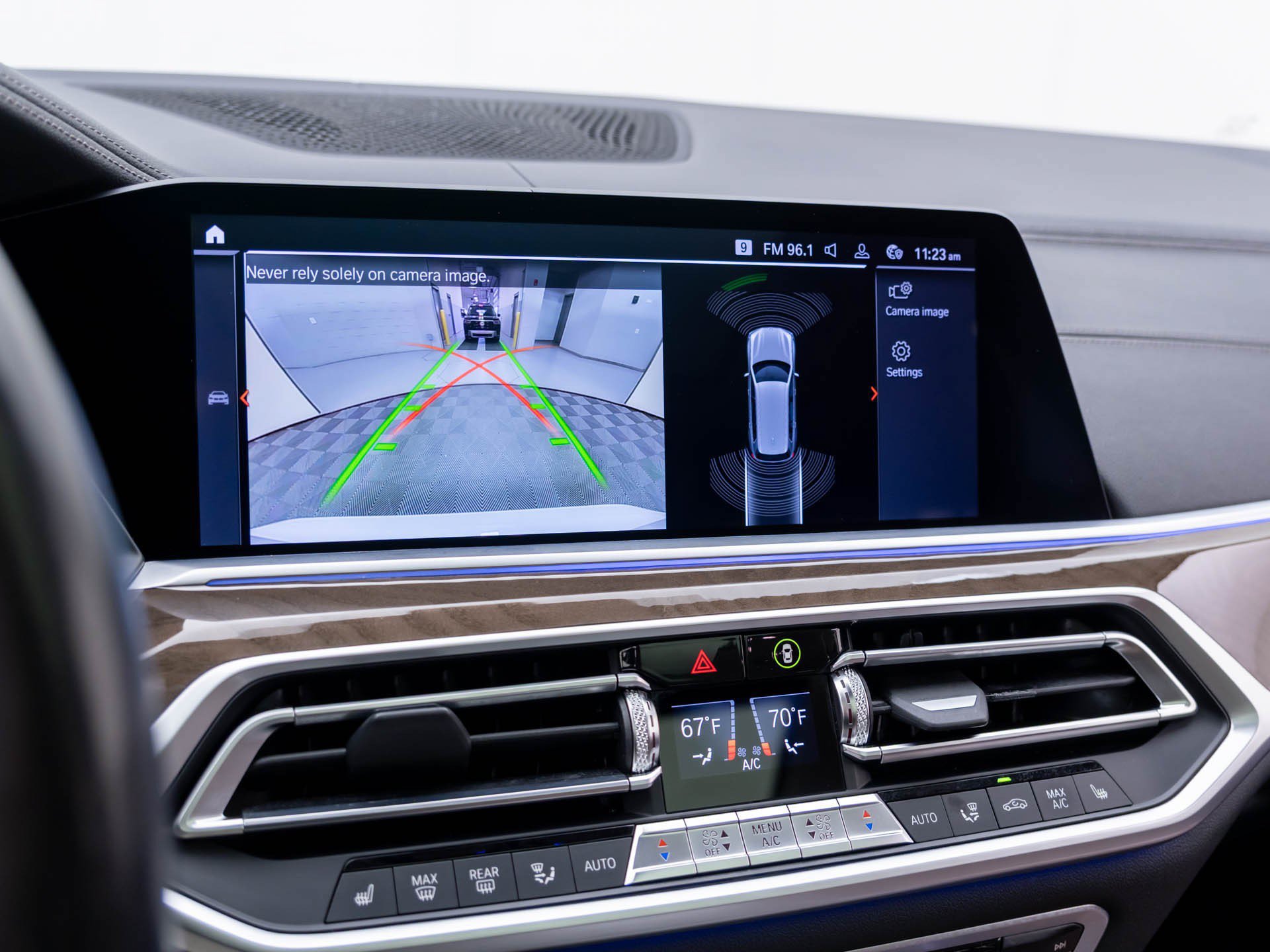 Used 2020 BMW X7 xDrive40i w/ Premium Package AWD/4WD image 27