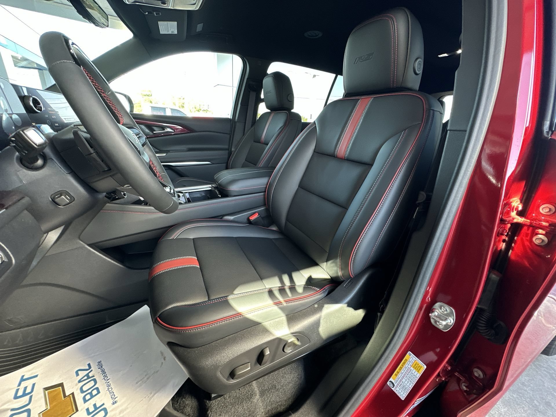 New 2027 Chevrolet Traverse RS w/ LPO, Floor Liner Package FWD image 19