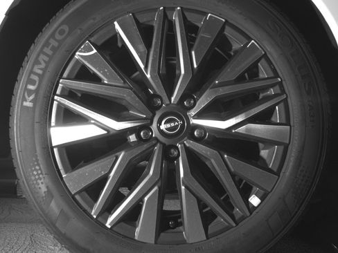 Used 2025 Nissan Altima 2.5 SV FWD image 15