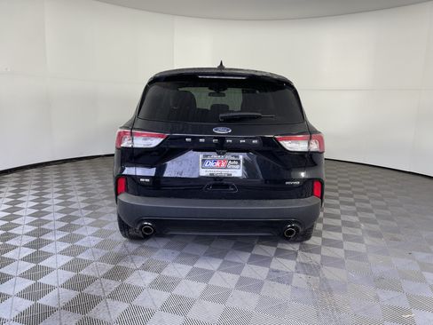 Certified 2022 Ford Escape SE w/ SE Sport Appearance Package AWD/4WD image 4