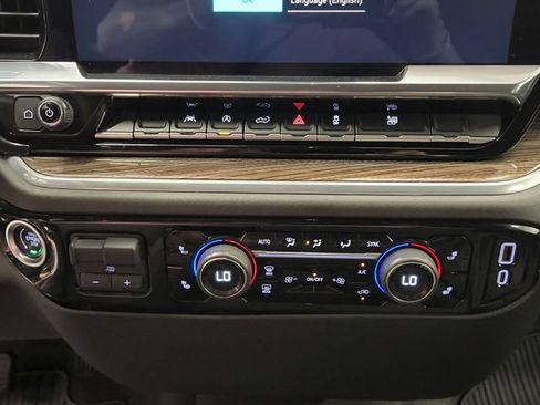 Used 2025 Chevrolet Silverado 1500 LT AWD/4WD image 26