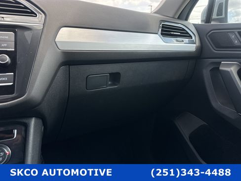 Used 2020 Volkswagen Tiguan S image 24
