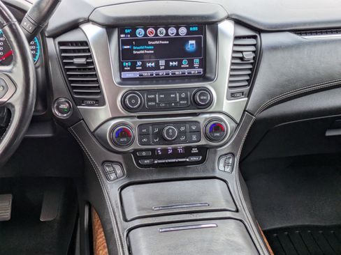 Used 2019 Chevrolet Suburban Premier image 18