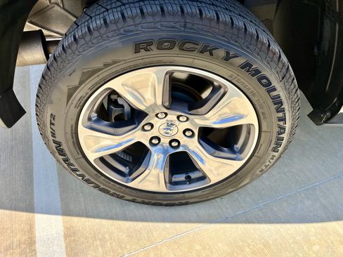 Used 2023 RAM 1500 Laramie AWD/4WD image 30