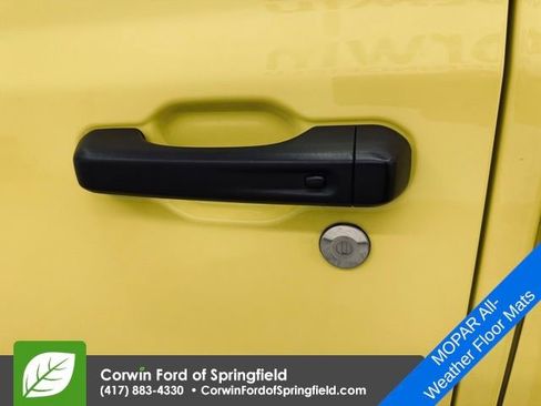 Used 2022 Jeep Wrangler Unlimited Rubicon w/ Cold Weather Group image 19