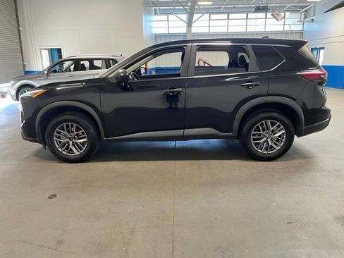 Used 2024 Nissan Rogue S FWD image 5