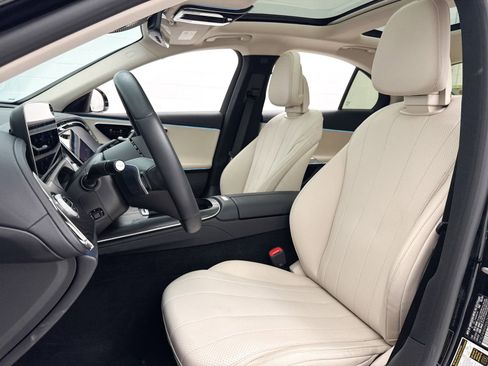 Used 2024 Mercedes-Benz E 350 4MATIC Sedan image 22