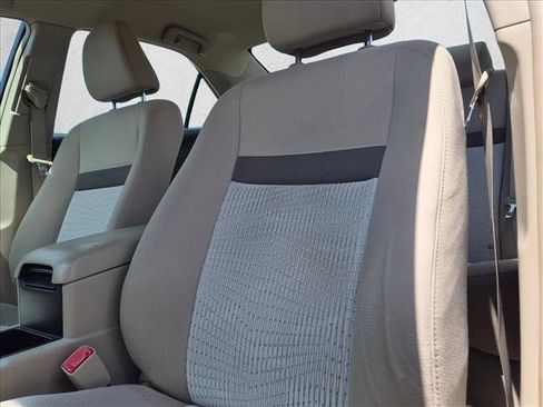Used 2013 Toyota Camry LE FWD image 10