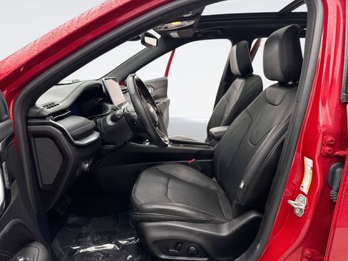 Used 2022 Jeep Compass Limited w/ (RED) Package image 11