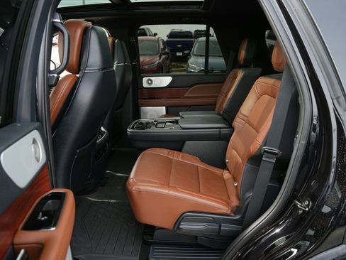 Used 2023 Lincoln Navigator Reserve w/ Equipment Group 201A AWD/4WD image 23
