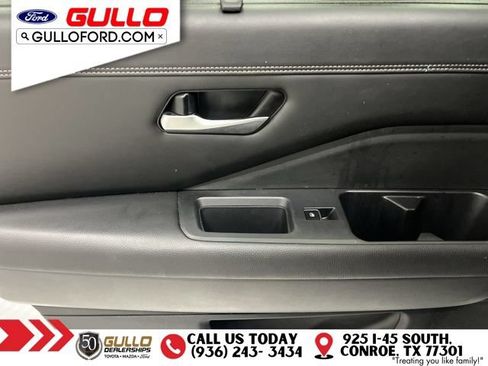 Used 2024 Nissan Pathfinder Platinum FWD image 17