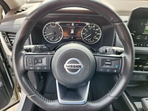Certified 2021 Nissan Rogue SL w/ Premium Package AWD/4WD image 9