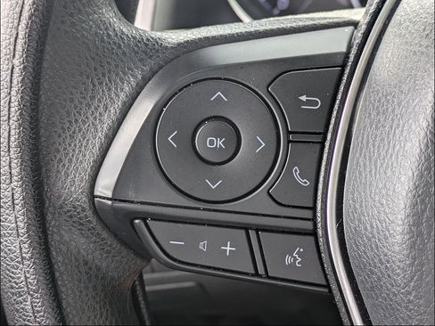 Used 2020 Toyota Camry LE FWD image 18