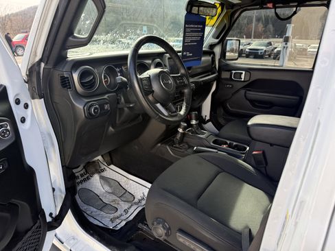 Used 2023 Jeep Wrangler Unlimited Sport AWD/4WD image 7