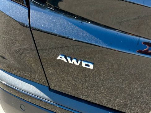 Used 2022 Cadillac XT5 Premium Luxury w/ LPO, ONYX Package image 12