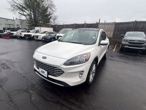 Used 2022 Ford Escape Titanium w/ Titanium Elite Package image 3